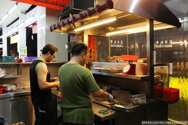 品燒碳烤美食(陳平店):品燒碳烤美食(陳平店)☼平價碳烤~我❤豬肉蔥串~103.04.24