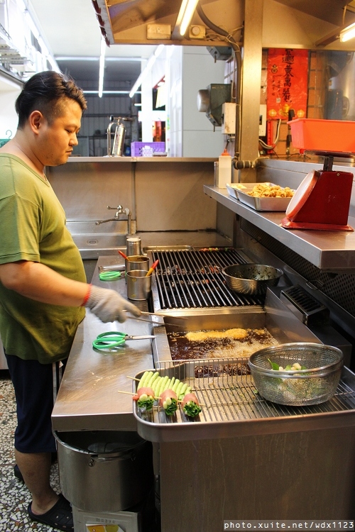品燒碳烤美食(陳平店):品燒碳烤美食(陳平店)☼平價碳烤~我❤豬肉蔥串~103.04.24