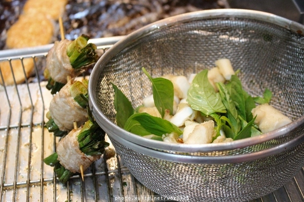 品燒碳烤美食(陳平店):品燒碳烤美食(陳平店)☼平價碳烤~我❤豬肉蔥串~103.04.24