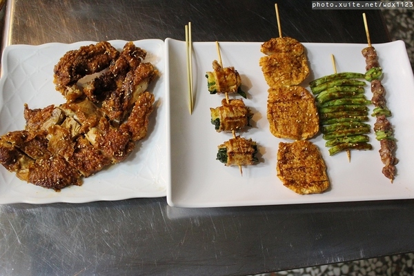 品燒碳烤美食(陳平店):品燒碳烤美食(陳平店)☼平價碳烤~我❤豬肉蔥串~103.04.24