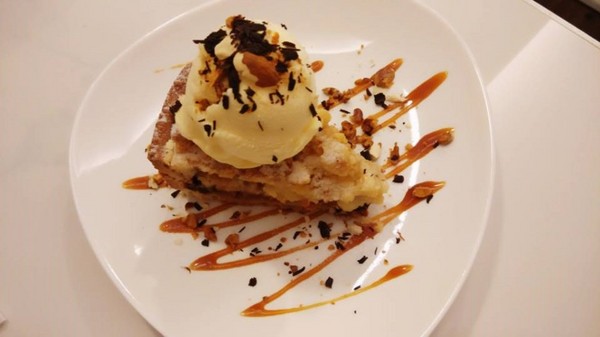 蘋果肉桂  Apple Cinnamon：＊台北～永春站 蘋果肉桂 超融化！冰淇淋脆皮蘋果派＊