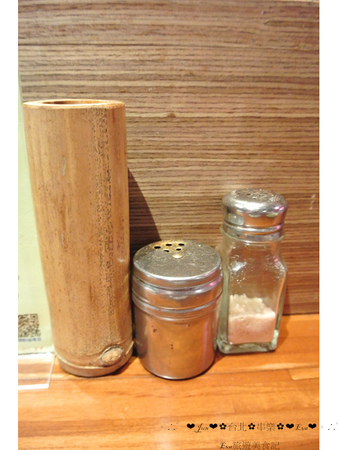 串樂燒揚酒場:【食記】oO。o○。台北 中山區 串樂燒揚酒場 串燒 烤物 蔬菜烤物 海鮮烤物 串揚 炸物 手卷壽司 wifi 野菜沙拉 食事湯品 星期五下班,小酌的好去處~明太子好像不用錢一樣放在山藥上!oO。o○。