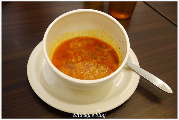 Vegas Fresh Cafe 義達餐廳(原Vegas Vegas維加斯美式餐廳)：中山站‧ Vegas Fresh Cafe義達餐廳