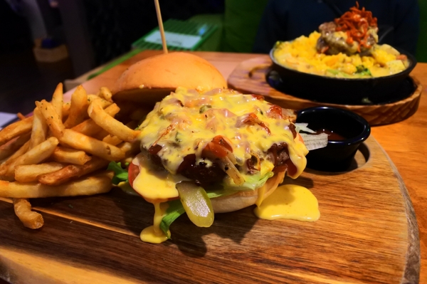 Vegas Fresh Cafe 義達餐廳(原Vegas Vegas維加斯美式餐廳)：【台北中山．口碑卷】Vegas Fresh Cafe 義達餐廳 / 原Vegas Vegas維加斯美式餐廳