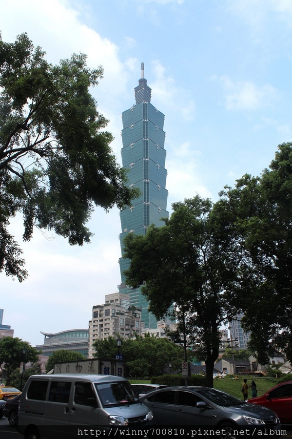 TINO'S PIZZA CAFE 堤諾比薩(莊敬門市)：台北/信義 義式自然發酵甜在星PIZZA，香Q有食趣!【TINO'S PIZZA CAFE堤諾比薩】（莊敬店）捷運101/世貿站