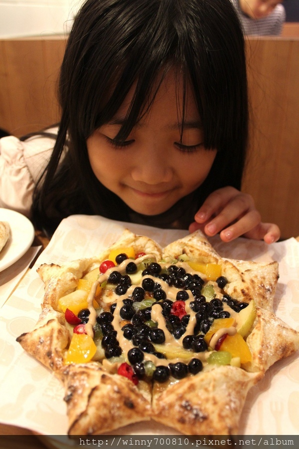 TINO'S PIZZA CAFE 堤諾比薩(莊敬門市)：台北/信義 義式自然發酵甜在星PIZZA，香Q有食趣!【TINO'S PIZZA CAFE堤諾比薩】（莊敬店）捷運101/世貿站