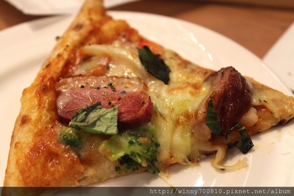 TINO'S PIZZA CAFE 堤諾比薩(莊敬門市)：台北/信義 義式自然發酵甜在星PIZZA，香Q有食趣!【TINO'S PIZZA CAFE堤諾比薩】（莊敬店）捷運101/世貿站