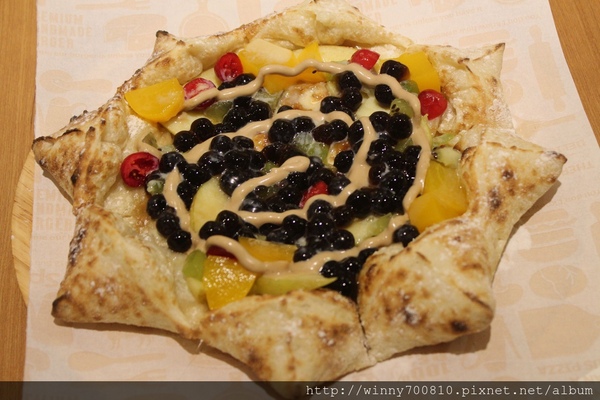 TINO'S PIZZA CAFE 堤諾比薩(莊敬門市)：台北/信義 義式自然發酵甜在星PIZZA，香Q有食趣!【TINO'S PIZZA CAFE堤諾比薩】（莊敬店）捷運101/世貿站