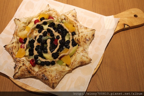 TINO'S PIZZA CAFE 堤諾比薩(莊敬門市)：台北/信義 義式自然發酵甜在星PIZZA，香Q有食趣!【TINO'S PIZZA CAFE堤諾比薩】（莊敬店）捷運101/世貿站