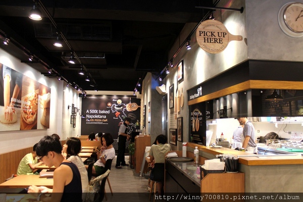 TINO'S PIZZA CAFE 堤諾比薩(莊敬門市)：台北/信義 義式自然發酵甜在星PIZZA，香Q有食趣!【TINO'S PIZZA CAFE堤諾比薩】（莊敬店）捷運101/世貿站