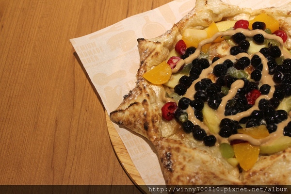 TINO'S PIZZA CAFE 堤諾比薩(莊敬門市)：台北/信義 義式自然發酵甜在星PIZZA，香Q有食趣!【TINO'S PIZZA CAFE堤諾比薩】（莊敬店）捷運101/世貿站