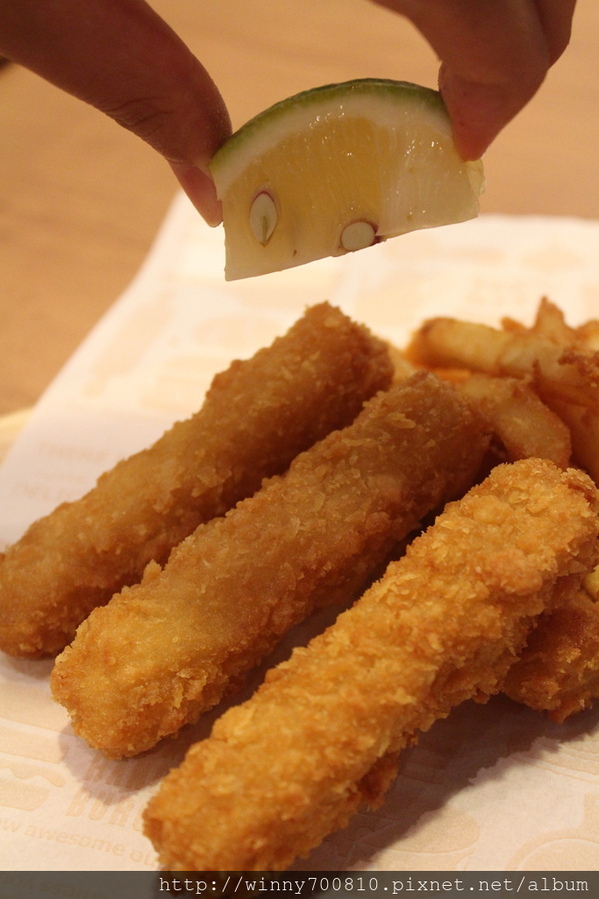 TINO'S PIZZA CAFE 堤諾比薩(莊敬門市)：台北/信義 義式自然發酵甜在星PIZZA，香Q有食趣!【TINO'S PIZZA CAFE堤諾比薩】（莊敬店）捷運101/世貿站