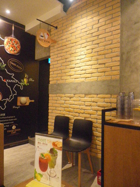 TINO'S PIZZA CAFE 堤諾比薩(莊敬門市)：創新又親民的『堤諾比薩(莊敬店)』服務優.氣氛佳.味道好-[可圈可點]