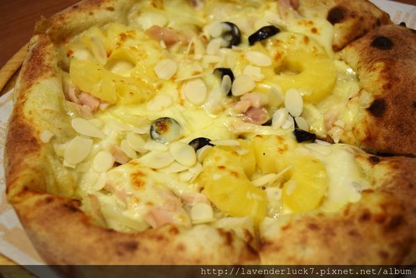 TINO'S PIZZA CAFE 堤諾比薩(莊敬門市):☆Tino's pizza沒有珍珠的遺憾用麻糬取代...