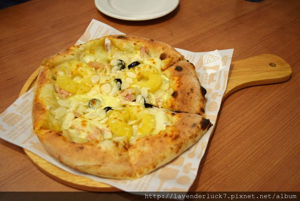 TINO'S PIZZA CAFE 堤諾比薩(莊敬門市):☆Tino's pizza沒有珍珠的遺憾用麻糬取代...