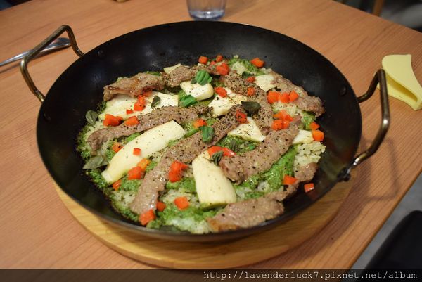 TINO'S PIZZA CAFE 堤諾比薩(莊敬門市):☆Tino's pizza沒有珍珠的遺憾用麻糬取代...