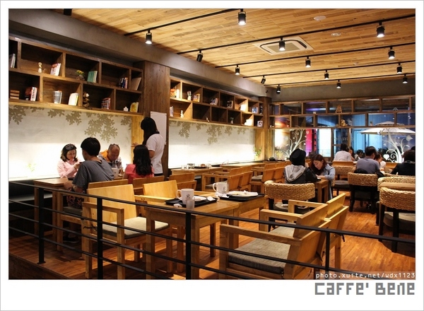 caffe bene韓國咖啡館：Caffe Bene(台中公益店)✪不管有沒有看韓劇，就是要來嚐鮮✪午夜場新選擇~103.04.24