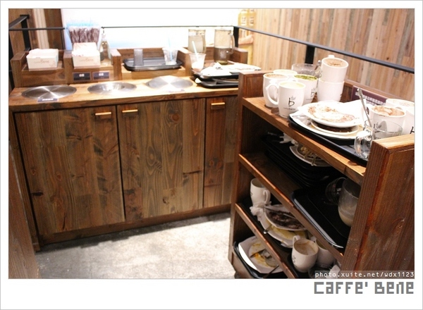 caffe bene韓國咖啡館：Caffe Bene(台中公益店)✪不管有沒有看韓劇，就是要來嚐鮮✪午夜場新選擇~103.04.24