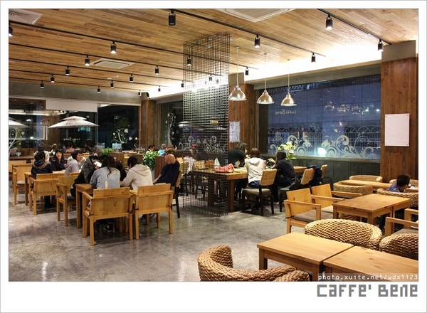 caffe bene韓國咖啡館：Caffe Bene(台中公益店)✪不管有沒有看韓劇，就是要來嚐鮮✪午夜場新選擇~103.04.24
