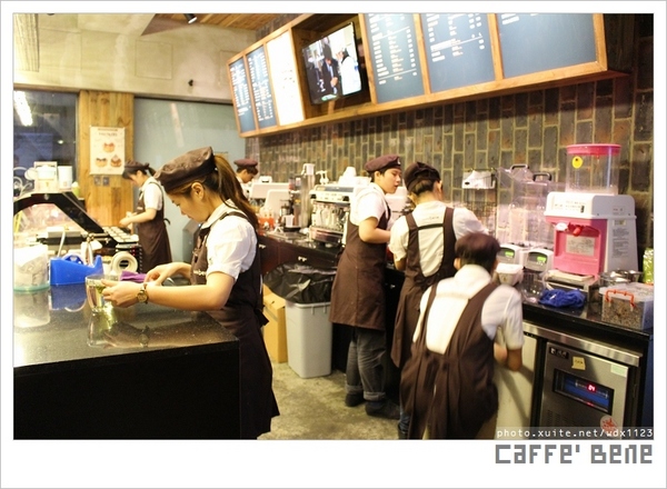 caffe bene韓國咖啡館：Caffe Bene(台中公益店)✪不管有沒有看韓劇，就是要來嚐鮮✪午夜場新選擇~103.04.24