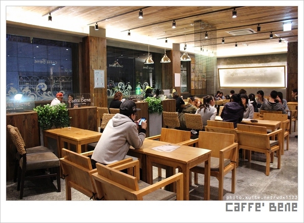 caffe bene韓國咖啡館：Caffe Bene(台中公益店)✪不管有沒有看韓劇，就是要來嚐鮮✪午夜場新選擇~103.04.24