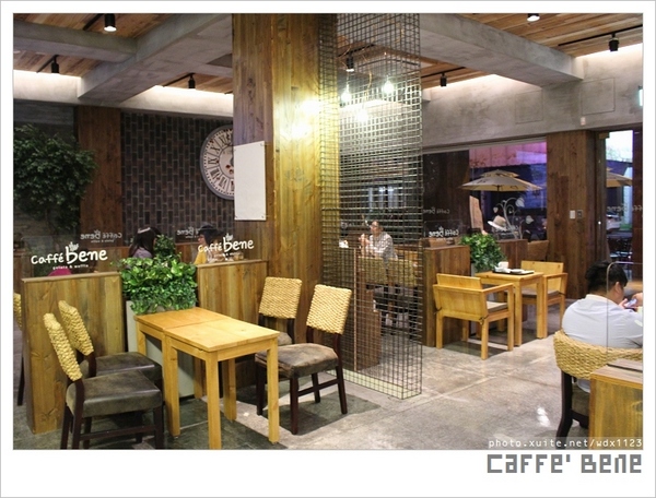 caffe bene韓國咖啡館：Caffe Bene(台中公益店)✪不管有沒有看韓劇，就是要來嚐鮮✪午夜場新選擇~103.04.24
