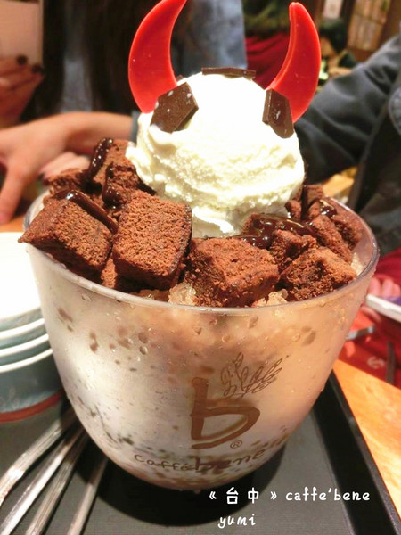 caffe bene韓國咖啡館：【台中食記】韓迷快來朝聖~韓國人氣咖啡店進駐台中@caffe' bene公益店