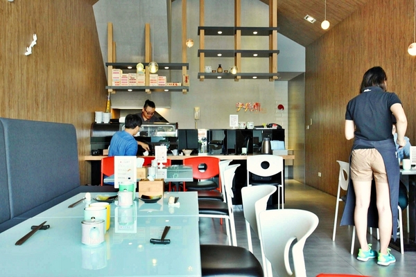 宇兵衛壽司：【高雄】鮭魚卵差點滿出來的超猛丼飯．宇兵衛壽司．桑尼瘦不了