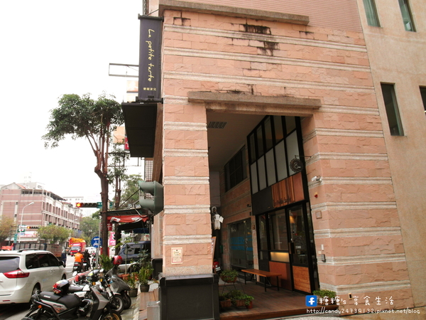 La Petite Tarte 樂緹波兒手作塔派:〖台中│美食〗La Petite Tarte 樂緹波兒手作塔派 ❤ 超美法式甜點登場!!還有提供手作塔派/生日蛋糕/甜點禮盒/婚禮喜餅/茶會外燴唷!!