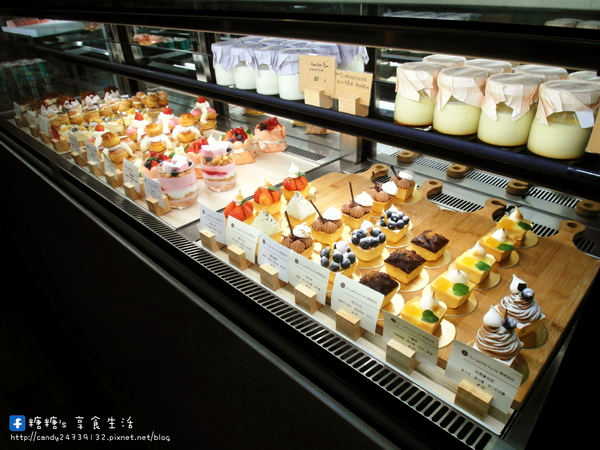 La Petite Tarte 樂緹波兒手作塔派:〖台中│美食〗La Petite Tarte 樂緹波兒手作塔派 ❤ 超美法式甜點登場!!還有提供手作塔派/生日蛋糕/甜點禮盒/婚禮喜餅/茶會外燴唷!!