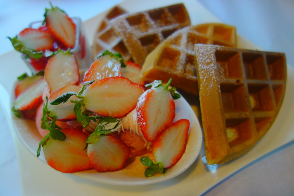 左岸巴黎香草人文咖啡館：1031220[官本金文愛台灣]台中市北屯區二訪左岸巴黎香草人文咖啡館美味下午茶鬆餅輕鬆悠閒過週末