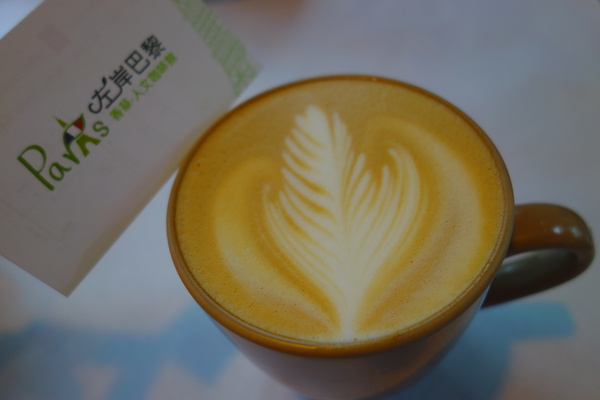 左岸巴黎香草人文咖啡館：1031220[官本金文愛台灣]台中市北屯區二訪左岸巴黎香草人文咖啡館美味下午茶鬆餅輕鬆悠閒過週末