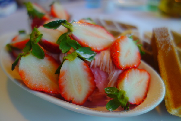 左岸巴黎香草人文咖啡館：1031220[官本金文愛台灣]台中市北屯區二訪左岸巴黎香草人文咖啡館美味下午茶鬆餅輕鬆悠閒過週末