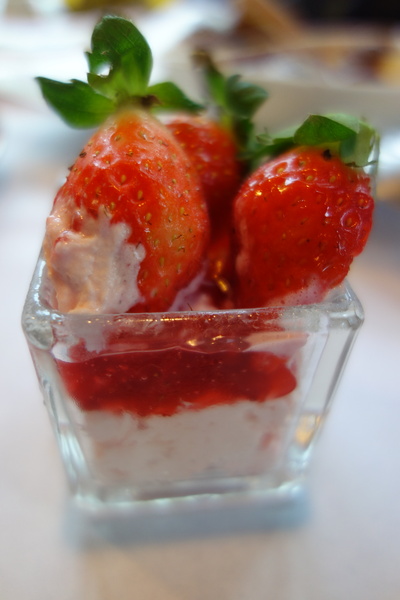 左岸巴黎香草人文咖啡館：1031220[官本金文愛台灣]台中市北屯區二訪左岸巴黎香草人文咖啡館美味下午茶鬆餅輕鬆悠閒過週末