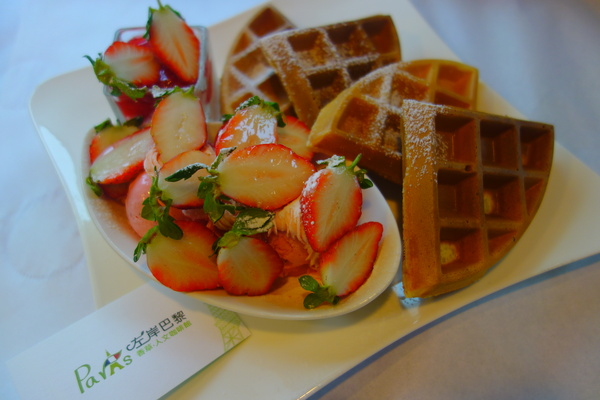 左岸巴黎香草人文咖啡館：1031220[官本金文愛台灣]台中市北屯區二訪左岸巴黎香草人文咖啡館美味下午茶鬆餅輕鬆悠閒過週末