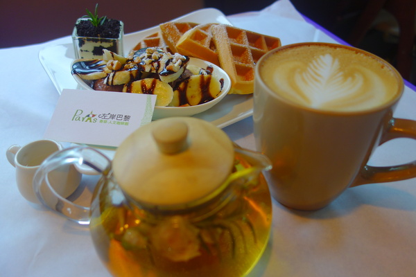 左岸巴黎香草人文咖啡館：1031220[官本金文愛台灣]台中市北屯區二訪左岸巴黎香草人文咖啡館美味下午茶鬆餅輕鬆悠閒過週末