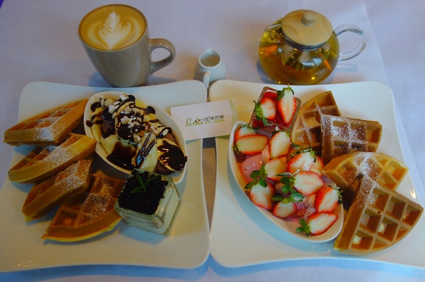 左岸巴黎香草人文咖啡館：1031220[官本金文愛台灣]台中市北屯區二訪左岸巴黎香草人文咖啡館美味下午茶鬆餅輕鬆悠閒過週末