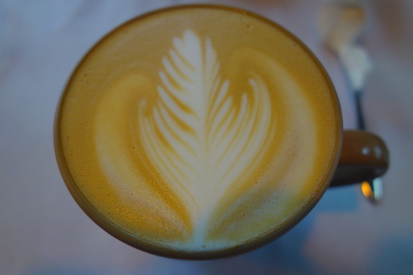 左岸巴黎香草人文咖啡館：1031220[官本金文愛台灣]台中市北屯區二訪左岸巴黎香草人文咖啡館美味下午茶鬆餅輕鬆悠閒過週末