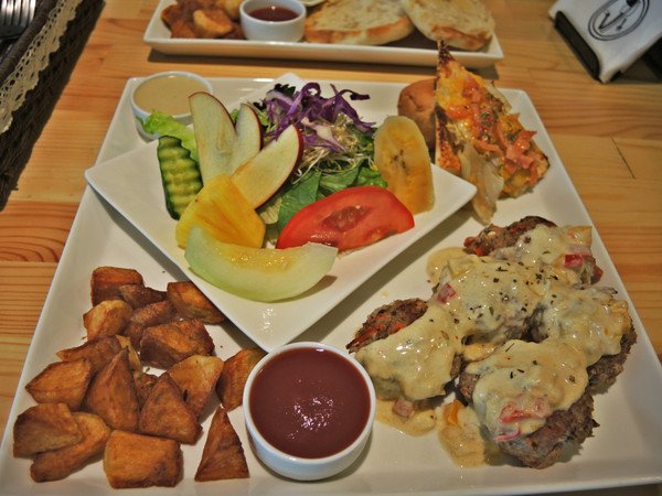 造角：[台中]平價美味早午餐X米香咖啡IN造角