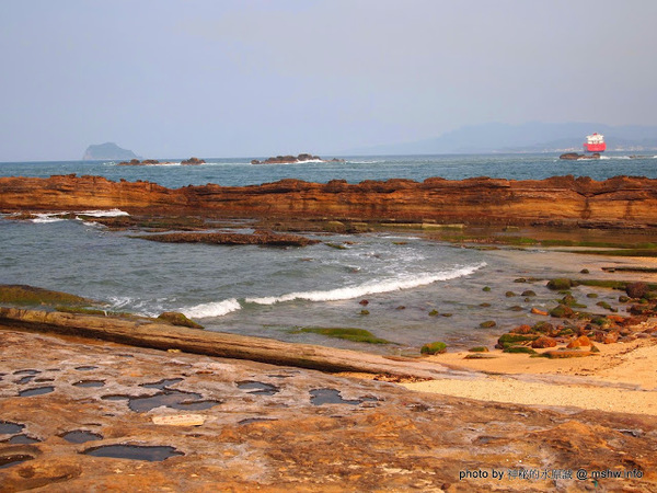 NEOSOHO 萬邦個旅商務：【景點】台北NEOSOHO Taiwan 萬邦個旅商務中心@中正捷運MRT台北車站 : 區位便捷完善,環境舒服乾淨,適合短暫休憩與包車旅遊的膠囊旅館進化版!