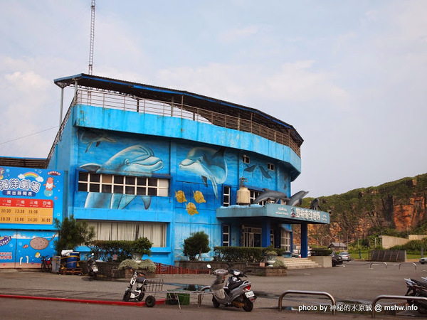 NEOSOHO 萬邦個旅商務：【景點】台北NEOSOHO Taiwan 萬邦個旅商務中心@中正捷運MRT台北車站 : 區位便捷完善,環境舒服乾淨,適合短暫休憩與包車旅遊的膠囊旅館進化版!