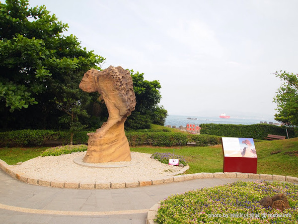 NEOSOHO 萬邦個旅商務：【景點】台北NEOSOHO Taiwan 萬邦個旅商務中心@中正捷運MRT台北車站 : 區位便捷完善,環境舒服乾淨,適合短暫休憩與包車旅遊的膠囊旅館進化版!