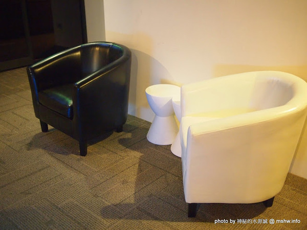 NEOSOHO 萬邦個旅商務：【景點】台北NEOSOHO Taiwan 萬邦個旅商務中心@中正捷運MRT台北車站 : 區位便捷完善,環境舒服乾淨,適合短暫休憩與包車旅遊的膠囊旅館進化版!