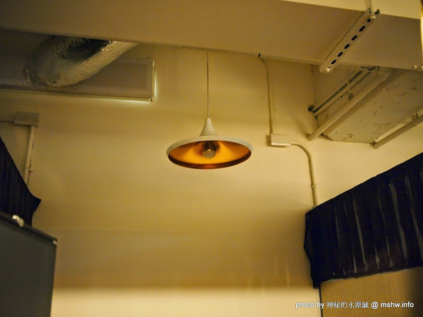 NEOSOHO 萬邦個旅商務：【景點】台北NEOSOHO Taiwan 萬邦個旅商務中心@中正捷運MRT台北車站 : 區位便捷完善,環境舒服乾淨,適合短暫休憩與包車旅遊的膠囊旅館進化版!