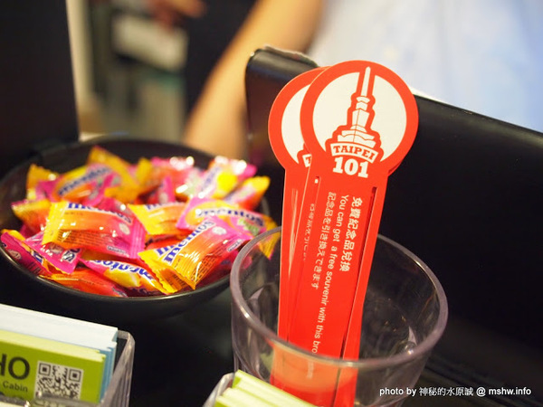 NEOSOHO 萬邦個旅商務：【景點】台北NEOSOHO Taiwan 萬邦個旅商務中心@中正捷運MRT台北車站 : 區位便捷完善,環境舒服乾淨,適合短暫休憩與包車旅遊的膠囊旅館進化版!