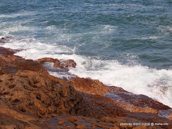 NEOSOHO 萬邦個旅商務：【景點】台北NEOSOHO Taiwan 萬邦個旅商務中心@中正捷運MRT台北車站 : 區位便捷完善,環境舒服乾淨,適合短暫休憩與包車旅遊的膠囊旅館進化版!