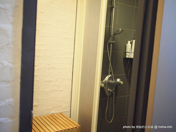 NEOSOHO 萬邦個旅商務：【景點】台北NEOSOHO Taiwan 萬邦個旅商務中心@中正捷運MRT台北車站 : 區位便捷完善,環境舒服乾淨,適合短暫休憩與包車旅遊的膠囊旅館進化版!