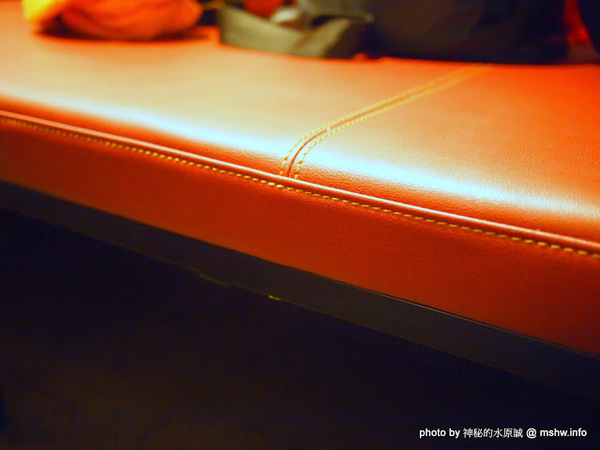 NEOSOHO 萬邦個旅商務：【景點】台北NEOSOHO Taiwan 萬邦個旅商務中心@中正捷運MRT台北車站 : 區位便捷完善,環境舒服乾淨,適合短暫休憩與包車旅遊的膠囊旅館進化版!