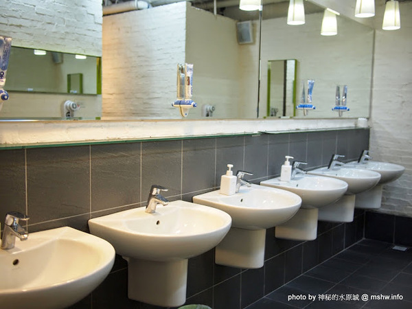 NEOSOHO 萬邦個旅商務：【景點】台北NEOSOHO Taiwan 萬邦個旅商務中心@中正捷運MRT台北車站 : 區位便捷完善,環境舒服乾淨,適合短暫休憩與包車旅遊的膠囊旅館進化版!