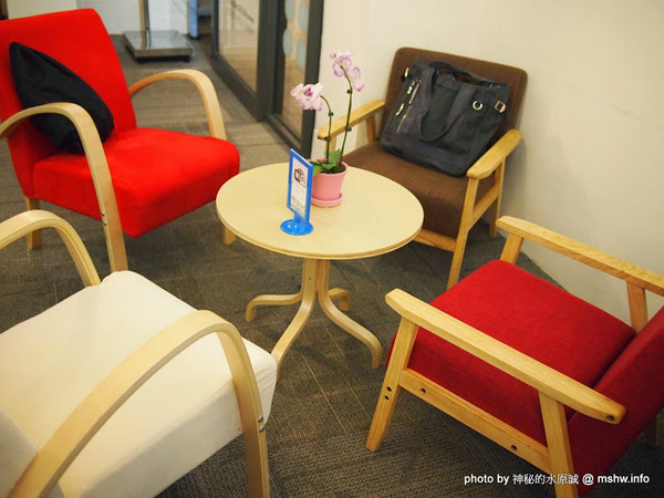 NEOSOHO 萬邦個旅商務：【景點】台北NEOSOHO Taiwan 萬邦個旅商務中心@中正捷運MRT台北車站 : 區位便捷完善,環境舒服乾淨,適合短暫休憩與包車旅遊的膠囊旅館進化版!